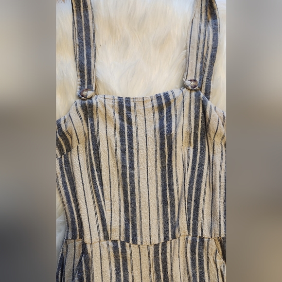 Cream color, with stripes, size medium jumpsuit - Picture 4 of 5